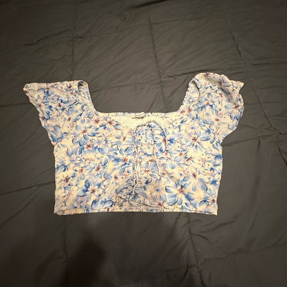 American Eagle Outfitters Blue Floral Crop Top
